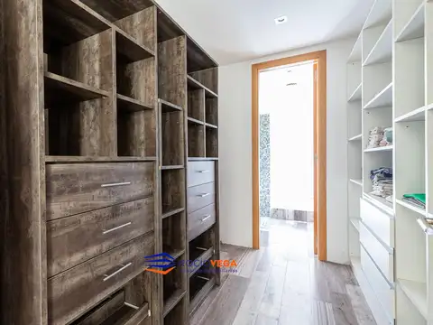 Casa 7 ambientes con 7 baños