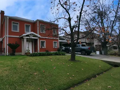 Casa en venta barrio Los Jazmines, Pilar Del Este - 4 Ambientes
