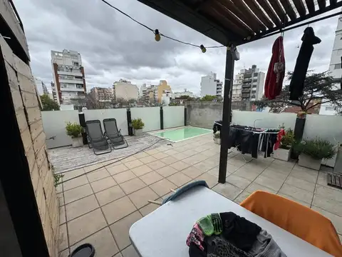 PH luminoso reciclado con pileta, patio, terraza y parrilla