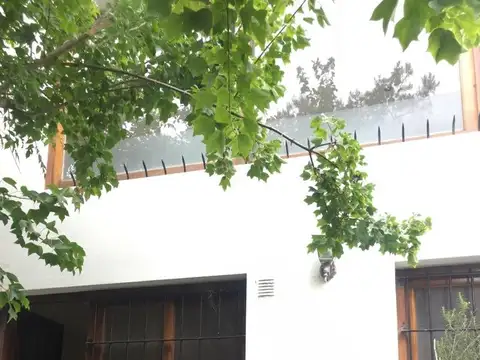 AVENIDA BUENOS AIRES E/ 208 Y 206 787 700