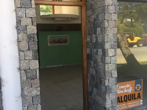 AVENIDA BUENOS AIRES E/ 208 Y 206 787 700