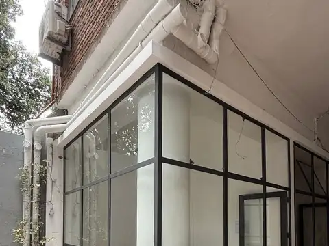 Se alquila local comercial en galeria Pocitos