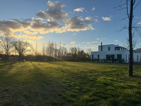 VENTA LOTE BARRIO PRIVADO PILARA