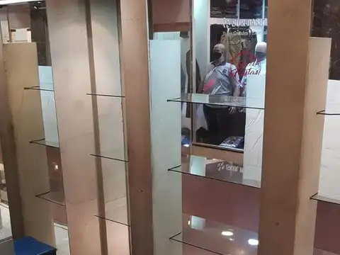 LOCAL GALERIA GRAN RIVADAVIA