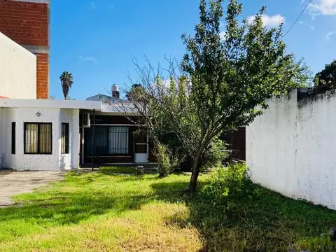 Casa 2 ambientes con 1 baño