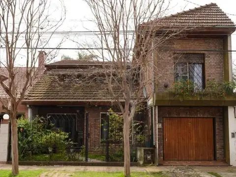 Casa  en Venta ubicado en Castelar, Morón, G.B.A. Zona Oeste - AMA0127_LP545196_8