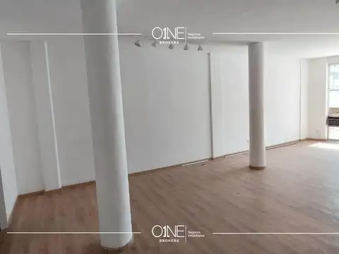 OPORTUNIDAD  Oficina Moderna y Luminosa sobre Avenida Mitre 600 