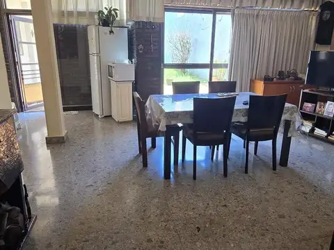 Depto Tipo Casa en Venta con 1 cocheras