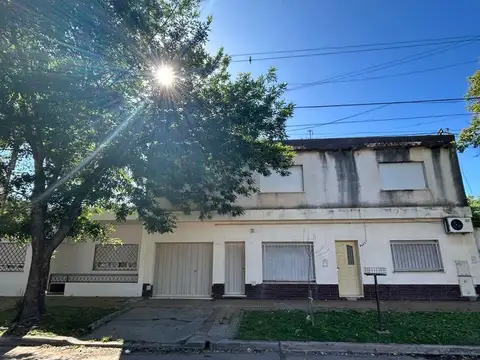 CASA EN VENTA EN PERGAMINO CON GARAJE