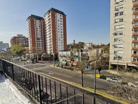 Avenida Centenario al 1700