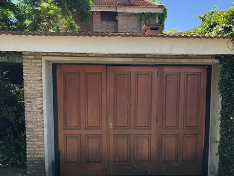 Casa 7 ambientes con 5 baños