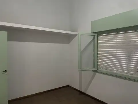 Depto Tipo Casa en Alquiler en Moron Sur, $ 680.000