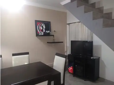 Depto Tipo Casa en Venta en Lomas De Zamora, USD 85.000
