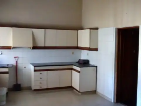 CHALET EN VENTA  (OPORTUNIDAD)