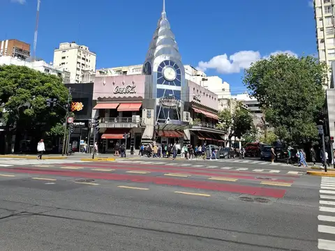 Esquina única en Av Cabildo