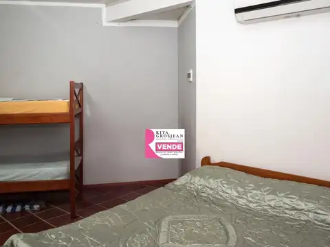 Casa con quincho y monoambiente a pasos de la playa