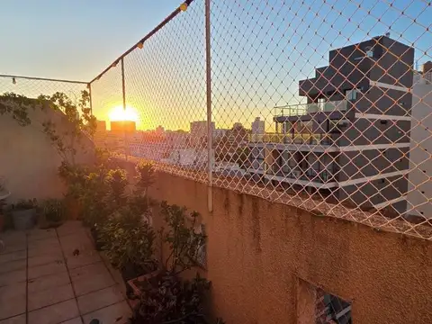 VENTA Departamento Dúplex 3 amb y medio con PATIO