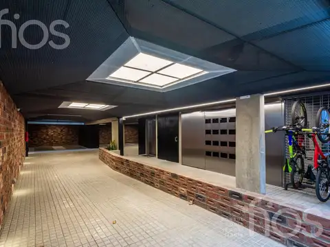 VENTA COCHERA EN PICHINCHA