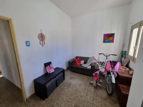 Casa 3 ambientes con 1 baño