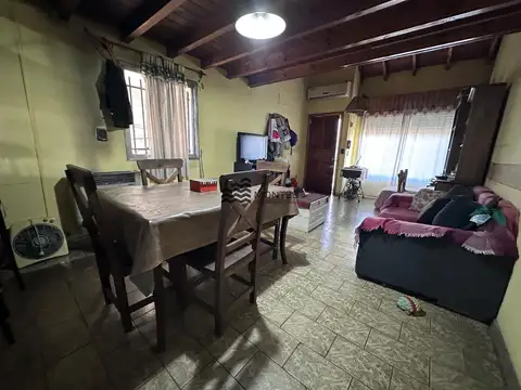 Depto Tipo Casa en Venta de 4 dormitorios
