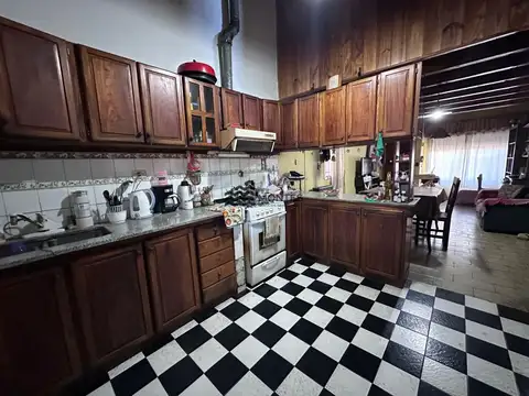 Depto Tipo Casa en Venta 40 años