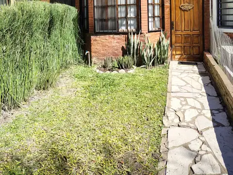 VENTA Dúplex tipo casa en venta en Ituzaingo Sur