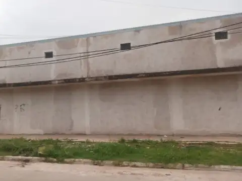 Galpon en Venta 10  mts Frente