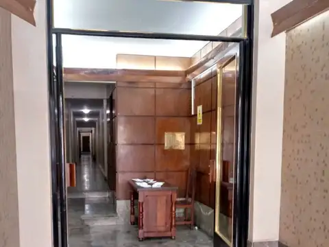 Excelente tres ambientes con dependencias