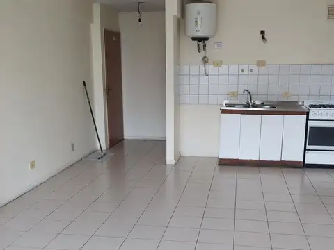 Alquiler Dto  un ambiente en Constitucion