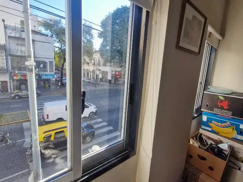 Venta 3 Ambientes Al Frente Balcon Living Cocina Comedor 2 Dorm. Baño