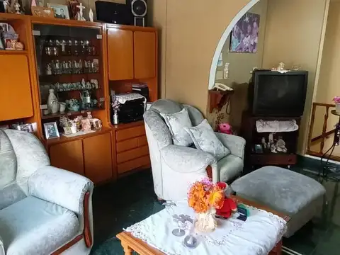 Depto Tipo Casa en Venta con 1 cocheras
