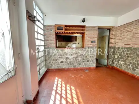 Depto Tipo Casa en Venta con 1 cocheras
