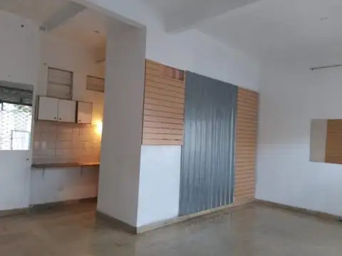 Local de 30 m2 sobre importante Avenida