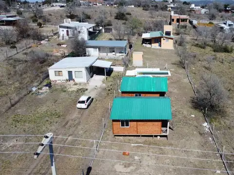 VENTA CASA Y 2 CABAÑAS CON PILETA VILLA GIARDINO