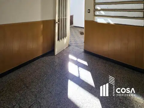 Casa 5 ambientes con 2 baños