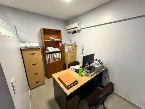 Oficina 4 ambientes con 1 baño