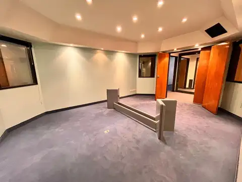 Oficina en Venta con 2 cocheras