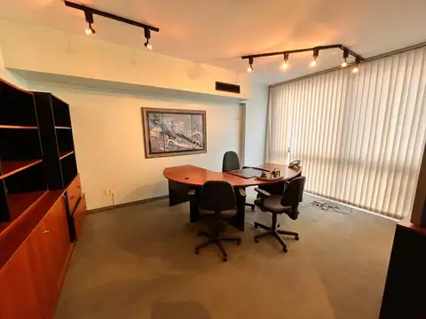 Venta - Oficina de 312,98m2 - 4 Espacios Guardacoches - Microcentro
