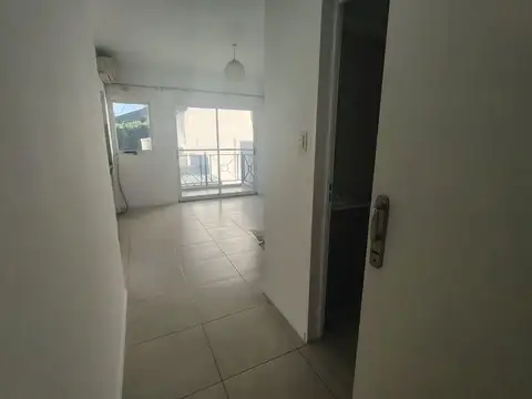 DEPARTAMENTO MONOAMBIENTE ALQUILER FLORES CON BALCÓN Y AMENITIES