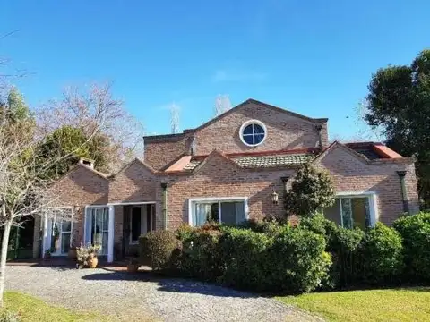 Venta Casa 6 Amb.C/Pileta UF 49, Barrio Cerrado  River Oak´s .