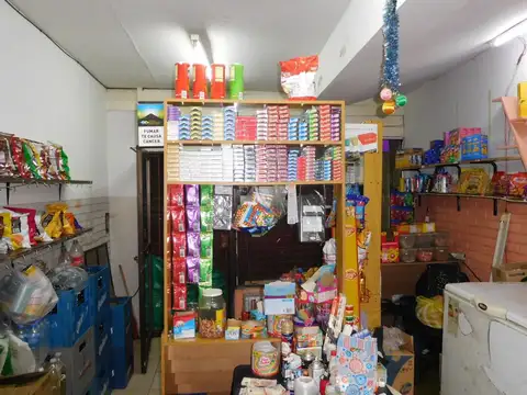 LOCAL COMERCIAL CON ENTREPISO -2 BAÑOS .