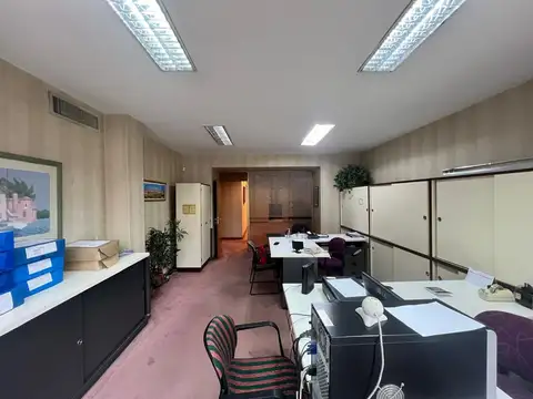 Oficina en  Av. Corrientes y Av. Pueyrredon