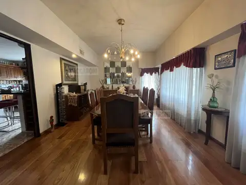 Casa 6 ambientes con 6 baños