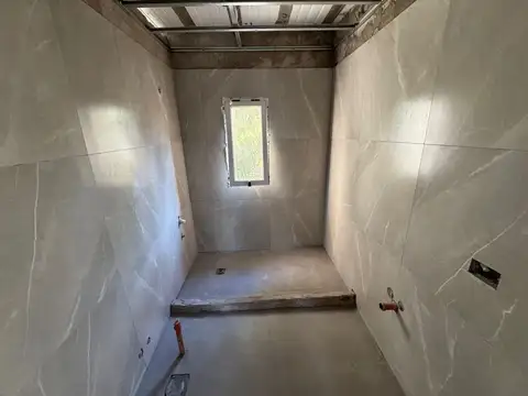 Casa 5 ambientes con 1 baño