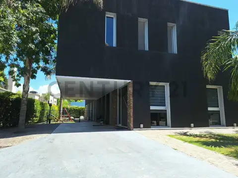 CASA EN ALQUILER AMOBLADA COUNTRY LAS ACACIAS HUDSON BERAZATEGUI 4 DORMITORIOS LOTE 960 M2 CONTRATO