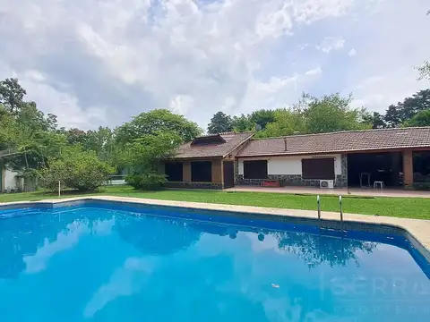 Casa en Venta con 2 cocheras