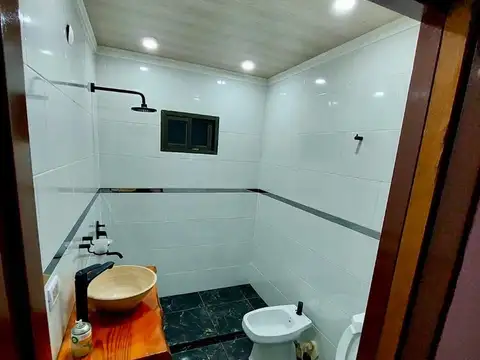 Casa 5 ambientes con 2 baños