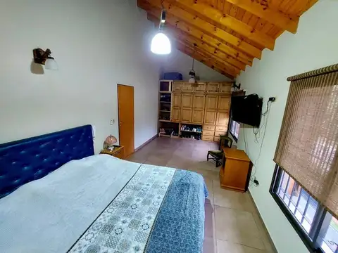 Casa en Venta con 3 cocheras