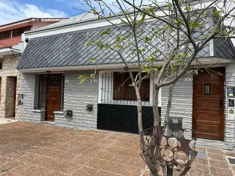 AMPLIO PH 2 DORMITORIOS CON PATIO QUINCHO Y TERRAZA