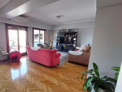 Departamento en Venta en Flores, USD 360.000